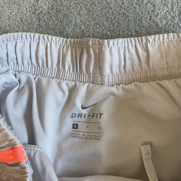 NIKE running shorts - Picture 2 of 3